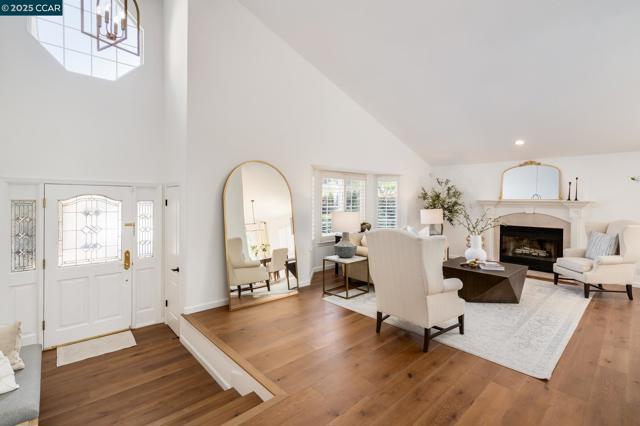 46 Saint Mark Ct, Danville CA: https://media.crmls.org/mediaz/13e30a37-7a63-4f15-b06d-e34f8d2db892.jpg
