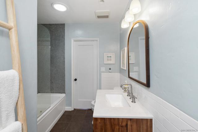4826 Biona Dr, San Diego CA: https://media.crmls.org/mediaz/13e33404-236c-45b7-807f-108e8270ff85.jpg