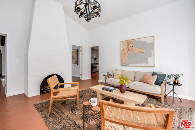 3137 Lindo Street, Los Angeles CA: https://media.crmls.org/mediaz/13e36af9-90c5-475b-b068-4d1b95254361.jpg