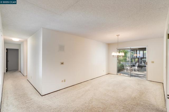 200 Lark Ln, Alamo CA: https://media.crmls.org/mediaz/13e3f9fb-1f62-46a8-87d2-504e5f895d13.jpg