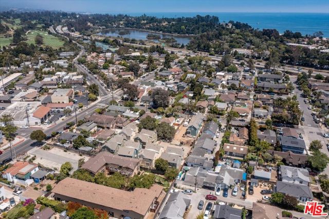 1317 Punta Gorda, Santa Barbara CA: https://media.crmls.org/mediaz/13e4309a-7225-40ee-a3bf-d9cedb92b012.jpg