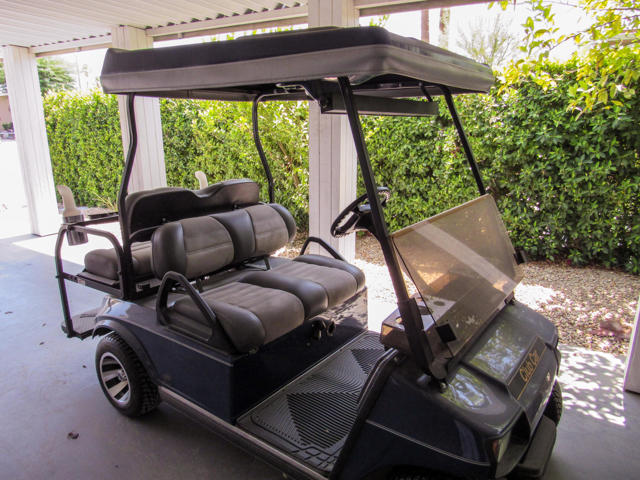 73411 Brown Rabbit Drive, Palm Desert CA: https://media.crmls.org/mediaz/13e44df6-2a64-4e32-8072-63a554ddfaf6.jpg