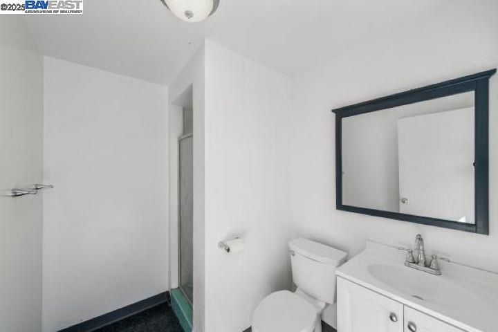 https://media.crmls.org/mediaz/13e4c917-1c18-4845-8797-04d115e9b929.jpg?preset=X-Large