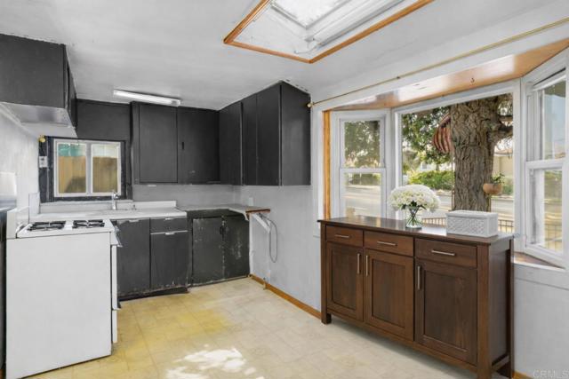 Detail Gallery Image 11 of 62 For 4084 Beyer Blvd, San Ysidro,  CA 92173 - 3 Beds | 3 Baths