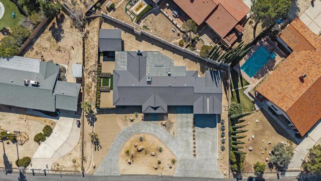 7458 Cardillo Trail, Yucca Valley CA: https://media.crmls.org/mediaz/13e5abe8-8fb9-46df-8d24-8a6723ea80a5.jpg
