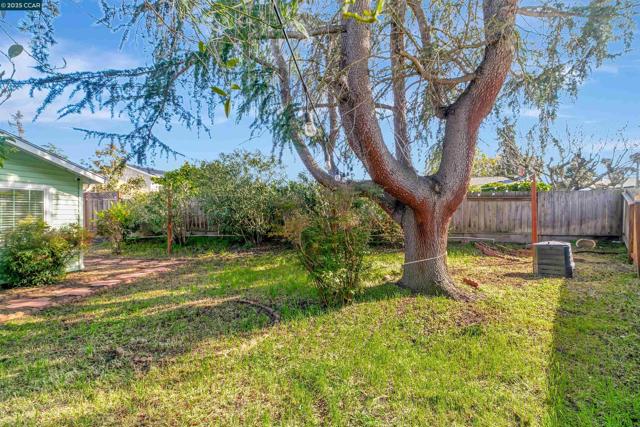 19 Marques Pl, Danville CA: https://media.crmls.org/mediaz/13e5dd23-d0a7-43e8-a8e2-650fa8082b6f.jpg