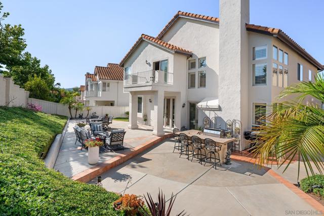 18027 Chieftain Ct, San Diego CA: https://media.crmls.org/mediaz/13e5e435-5edd-4c48-ac57-3b8034a5bc2d.jpg