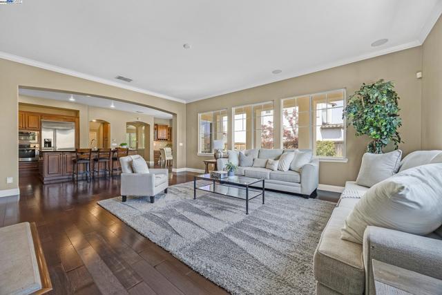 1359 Monterosso St, Danville CA: https://media.crmls.org/mediaz/13e60e51-5d16-4c7e-91e9-d4a8fa862e2c.jpg