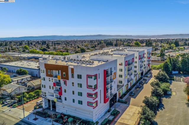 42111 Osgood Rd, Fremont CA: https://media.crmls.org/mediaz/13e62e0e-8535-485b-b3a3-4a8abbfa2ea7.jpg