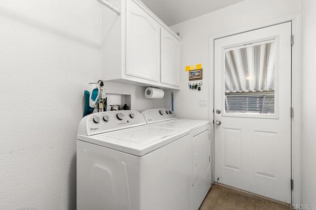 525 W El Norte Parkway, Escondido CA: https://media.crmls.org/mediaz/13e69356-6dc8-45c0-b723-f87eebe54610.jpg
