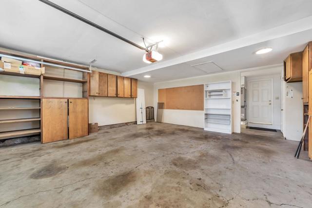 171 E Creek Drive, Menlo Park CA: https://media.crmls.org/mediaz/13e6d2fe-a482-416e-a9cc-e6c5d321d0c1.jpg
