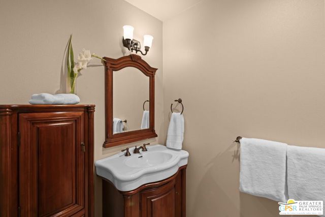 55041 Pine Crest Avenue, Idyllwild CA: https://media.crmls.org/mediaz/13e71111-fb47-4d84-aaa3-e37e1fa5108c.jpg