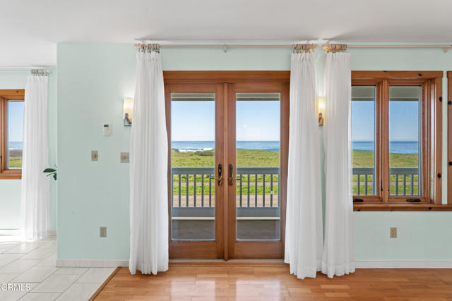 Detail Gallery Image 2 of 34 For 960 Glass Beach Dr, Fort Bragg,  CA 95437 - 2 Beds | 2 Baths