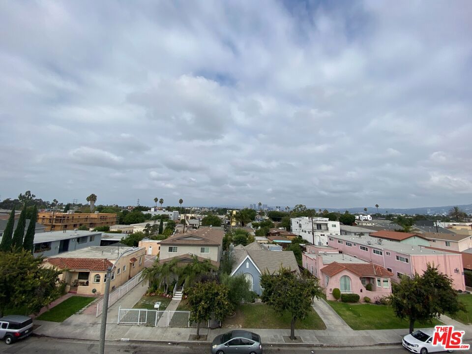 https://media.crmls.org/mediaz/13e8324b-5a0a-43a6-8825-75042ddc1d8e.jpg?preset=X-Large