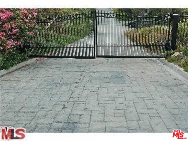 Drew Fenton | 14445 MULHOLLAND Drive Los Angeles CA | MLS: 7370765 Drew Fenton | 14445 MULHOLLAND Drive Los Angeles CA | MLS: 7370765