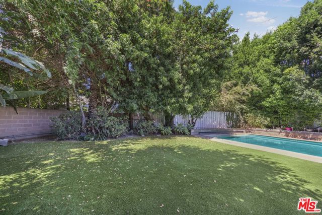 3133 Barbydell Drive, Los Angeles CA: https://media.crmls.org/mediaz/13e8eb2a-b6cc-4435-8829-722dd38c605b.jpg