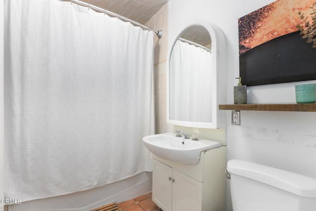 2427 N Gower Street, Los Angeles CA: https://media.crmls.org/mediaz/13e8f1ea-e2df-419d-bce0-700a44a936ce.jpg