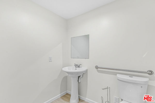 1409 N Hobart Boulevard, Los Angeles CA: https://media.crmls.org/mediaz/13e94865-56e6-4053-8676-21ab29d23124.jpg