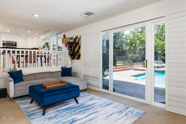 18845 Braemore Road, Porter Ranch CA: https://media.crmls.org/mediaz/13e94bf1-cc24-42aa-ab83-4883fc755ca2.jpg