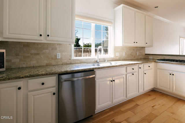 Detail Gallery Image 19 of 74 For 2409 Olive Ave, La Crescenta,  CA 91214 - 4 Beds | 4 Baths