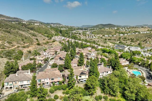 1367 Sky Ridge, San Marcos CA: https://media.crmls.org/mediaz/13e98909-f443-483f-8b83-b5e5d51cfad7.jpg