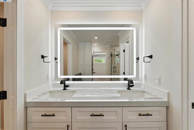 5701 Lewis Way, Concord CA: https://media.crmls.org/mediaz/13ea3112-f99c-4fd4-969f-6238952c4f06.jpg
