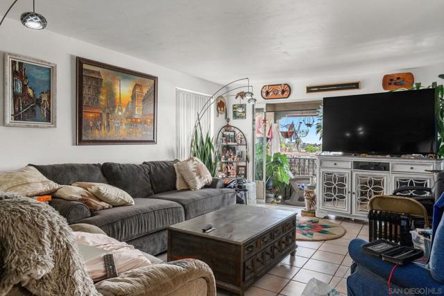 2540 Clairemont Dr, San Diego CA: https://media.crmls.org/mediaz/13eae275-8393-4330-b67f-948f572d0aea.jpg