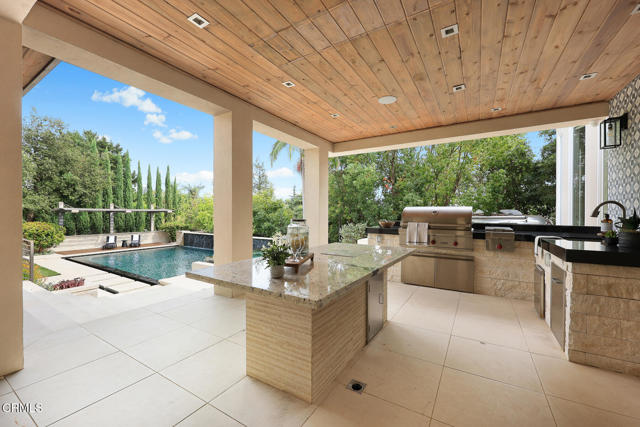 5008 La Canada Boulevard, La Canada Flintridge CA: https://media.crmls.org/mediaz/13ebfb33-f07f-4e78-afdf-970ce21545ac.jpg
