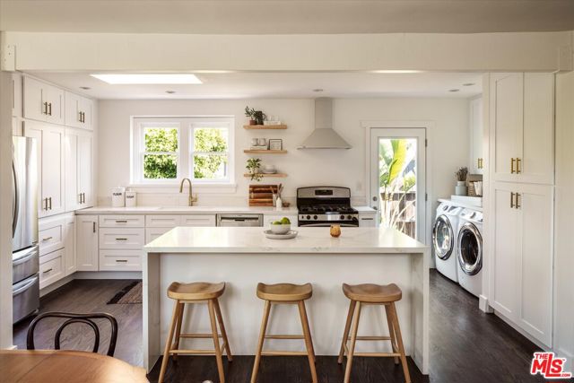 4148 Brunswick Avenue, Los Angeles CA: https://media.crmls.org/mediaz/13ec37e7-a0a5-44f5-88d9-68f05f850bd3.jpg