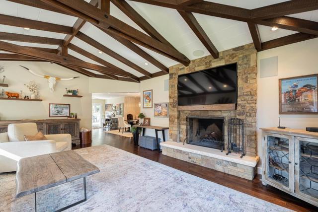 204 San Benancio Road, Salinas CA: https://media.crmls.org/mediaz/13ed79d2-7208-4957-bdbb-c987903ef0fe.jpg