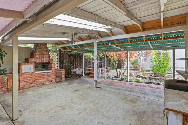 680 N Winchester Boulevard, Santa Clara CA: https://media.crmls.org/mediaz/13ed87dd-f608-4fb1-9ca6-b0195bc7db1a.jpg