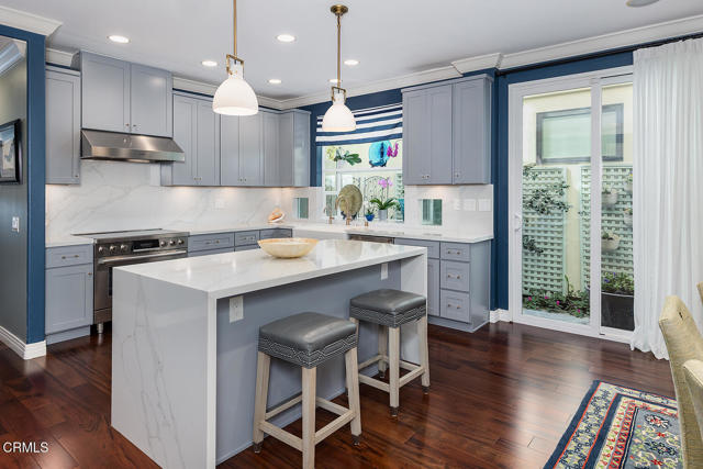 411 22nd Street, Huntington Beach CA: https://media.crmls.org/mediaz/13ee7575-4a56-4b39-a878-c7af9094b7af.jpg