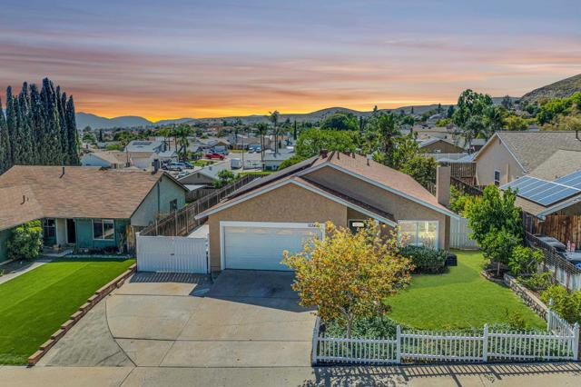 Home for Sale in Lakeside