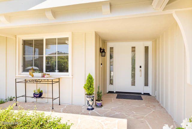 6605 Tamarind Street, Oak Park CA: https://media.crmls.org/mediaz/13efed6f-8ae5-4bf9-a89a-1ecdf6469379.jpg