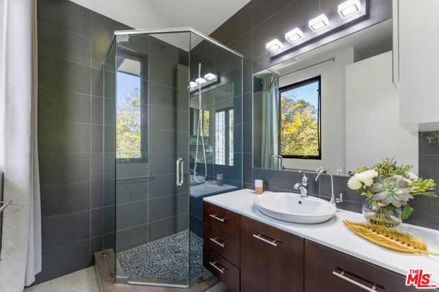 10844 Rochester Avenue photo 38