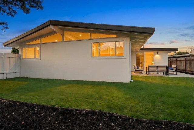 27707 La Porte Ave, Hayward CA: https://media.crmls.org/mediaz/13f037d2-0aea-469d-8e70-70131d6b2446.jpg