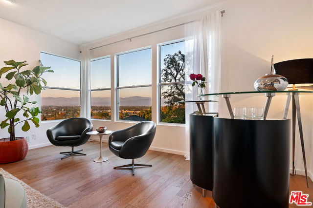 4025 Weslin Avenue, Sherman Oaks CA: https://media.crmls.org/mediaz/13f0a5e4-5c00-448b-8b7a-fc75e6b514bb.jpg