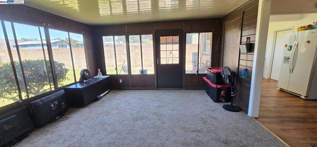 609 Banks Dr, Richmond CA: https://media.crmls.org/mediaz/13f1212f-ffbb-4956-907c-71904dffc88c.jpg