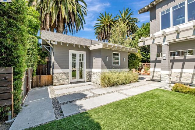 375 Hillview Dr, Fremont CA: https://media.crmls.org/mediaz/13f1be3d-83e3-4d57-a079-7266c83902f7.jpg