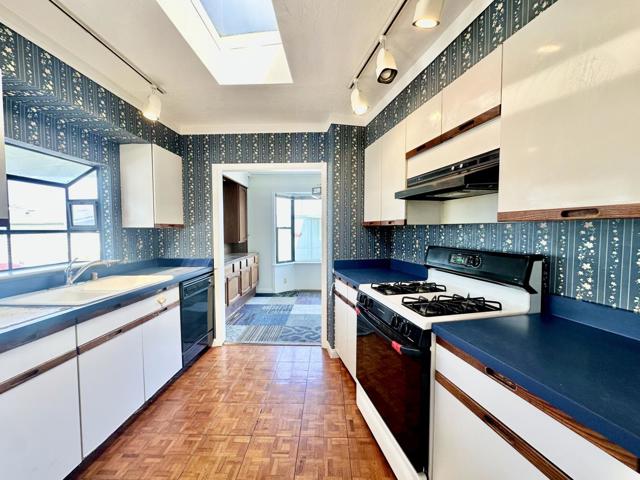 2395 Delaware Avenue, Santa Cruz CA: https://media.crmls.org/mediaz/13f25f9b-ccf9-46c1-9c0a-6864d548e6c7.jpg