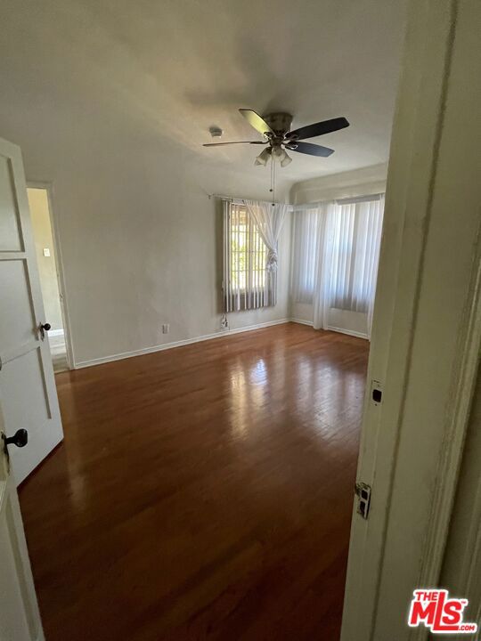 4010 W Adams Boulevard, Los Angeles CA: https://media.crmls.org/mediaz/13f414e0-8c93-412c-b767-a7269d7b14a0.jpg