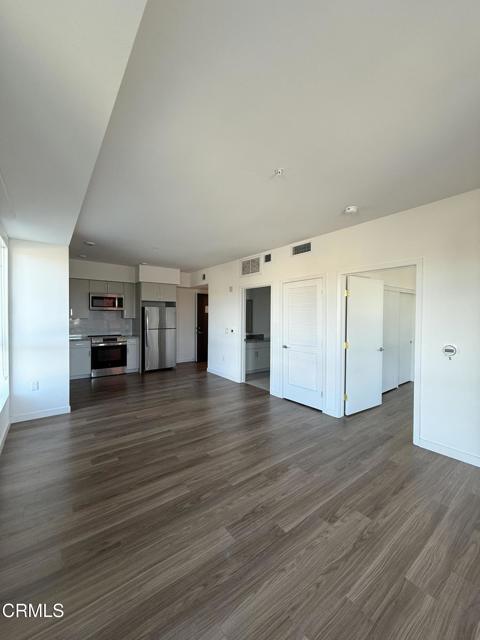 Detail Gallery Image 8 of 12 For 18900 Parthenia St #201,  Northridge,  CA 91324 - 1 Beds | 1 Baths