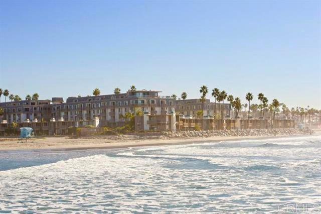 999 N Pacific Street, Oceanside CA: https://media.crmls.org/mediaz/13f44407-2783-410e-9d6d-d6d478e96f7b.jpg