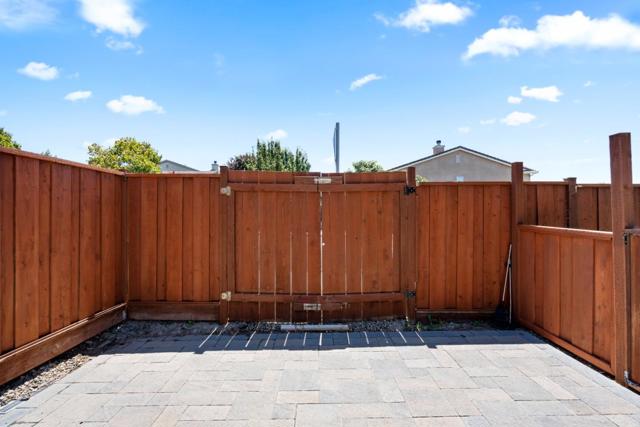 2399 Paradise Drive, Hollister CA: https://media.crmls.org/mediaz/13f54212-7a9e-443f-aeff-e700e07a32a6.jpg