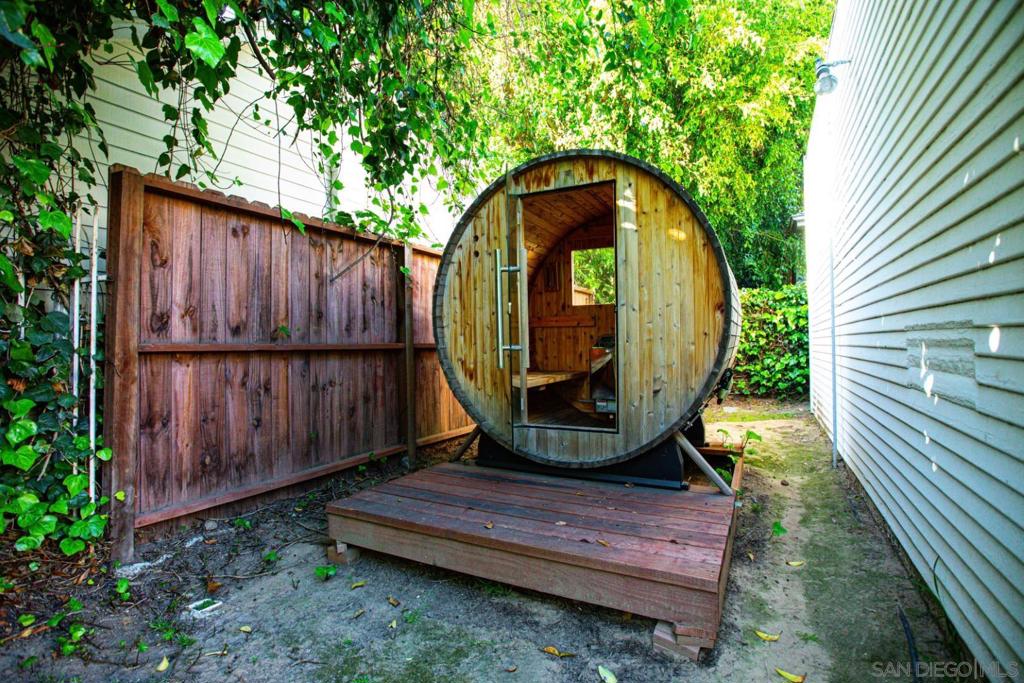 MLS #250024850SD img 32