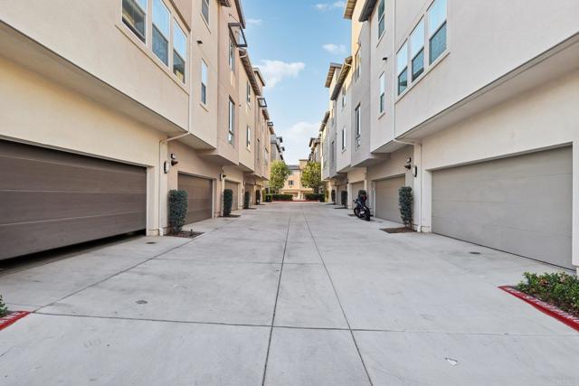 Detail Gallery Image 24 of 27 For 2325 Element Way #4,  Chula Vista,  CA 91915 - 3 Beds | 2/1 Baths