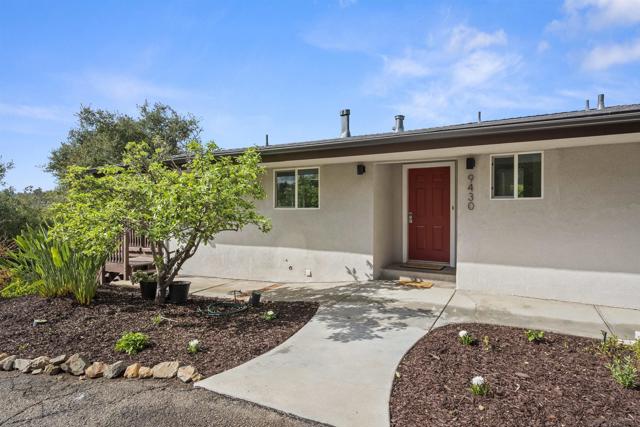 9430 Tropico Dr, La Mesa CA: https://media.crmls.org/mediaz/13f57091-7af8-4fa2-9f73-fdd2f76d84c7.jpg