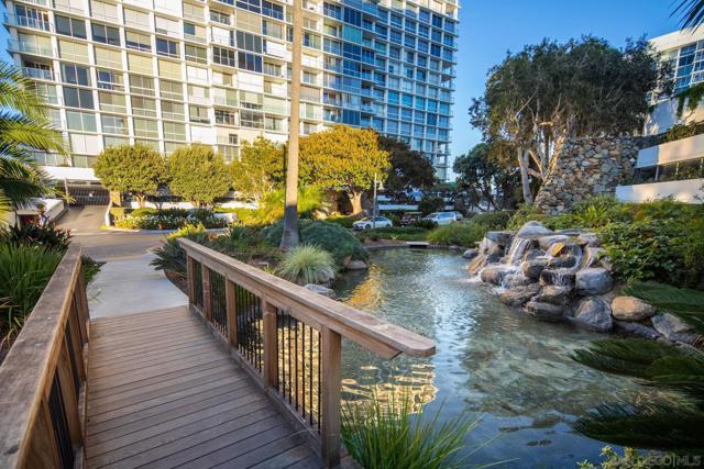 1760 Avenida Del Mundo, Coronado CA: https://media.crmls.org/mediaz/13f57a02-be8c-48f8-8037-20d5c6920a56.jpg