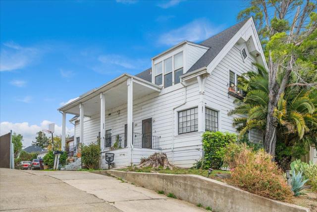 2464 Palmetto Street, Oakland CA: https://media.crmls.org/mediaz/13f57da1-6b04-4ffd-97f9-733d9140e679.jpg