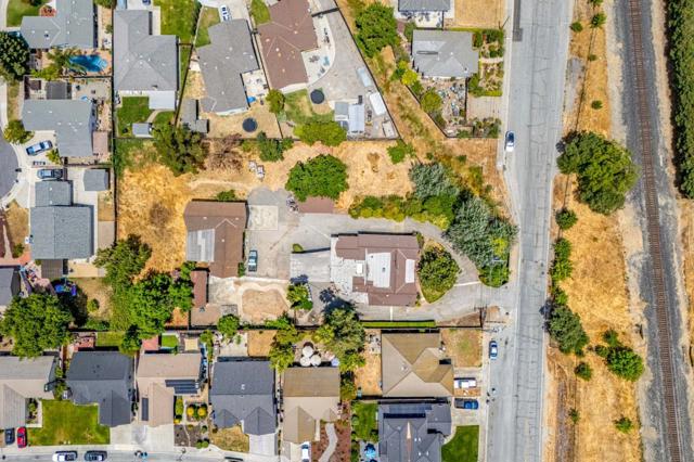 18455 Old Monterey Road, Morgan Hill CA: https://media.crmls.org/mediaz/13f6017d-2ed1-4569-b43d-6a888114c7f6.jpg